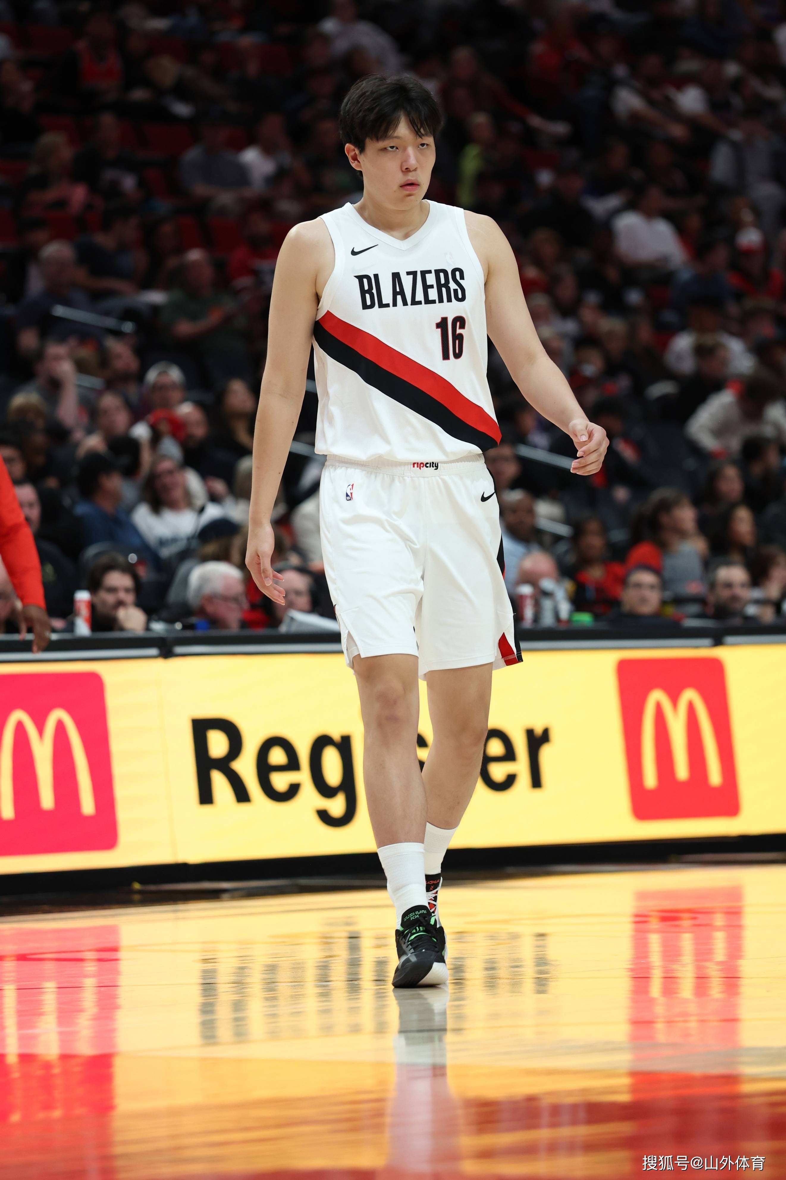 包含NBA常规赛冲刺阶段再迎强敌，波特兰开拓者刷新队史纪录，主帅态度：赛场秩序良好，球队文化再被提及的词条