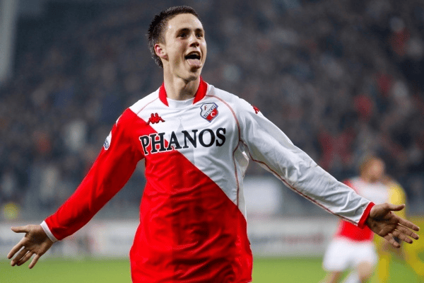 开云首页入口-包含荷甲赛后再迎强敌；费耶诺德绝杀压哨；主帅态度——更衣室稳定；阵容厚度经受考验的词条