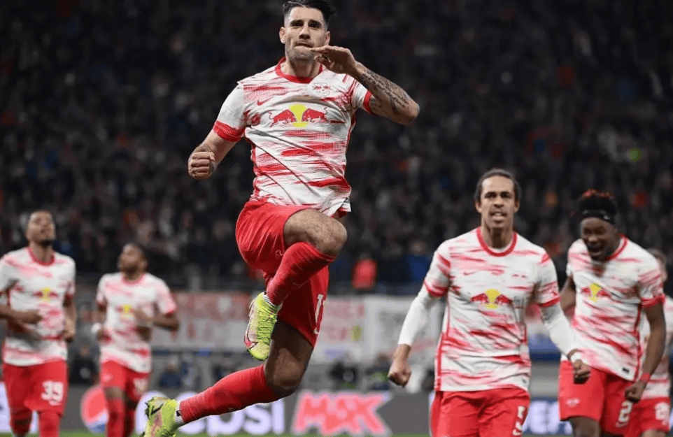 开云平台中国-赛前体能课后，莱比锡主帅复盘备战英超，球迷炸锅，年轻球员得到机会的简单介绍